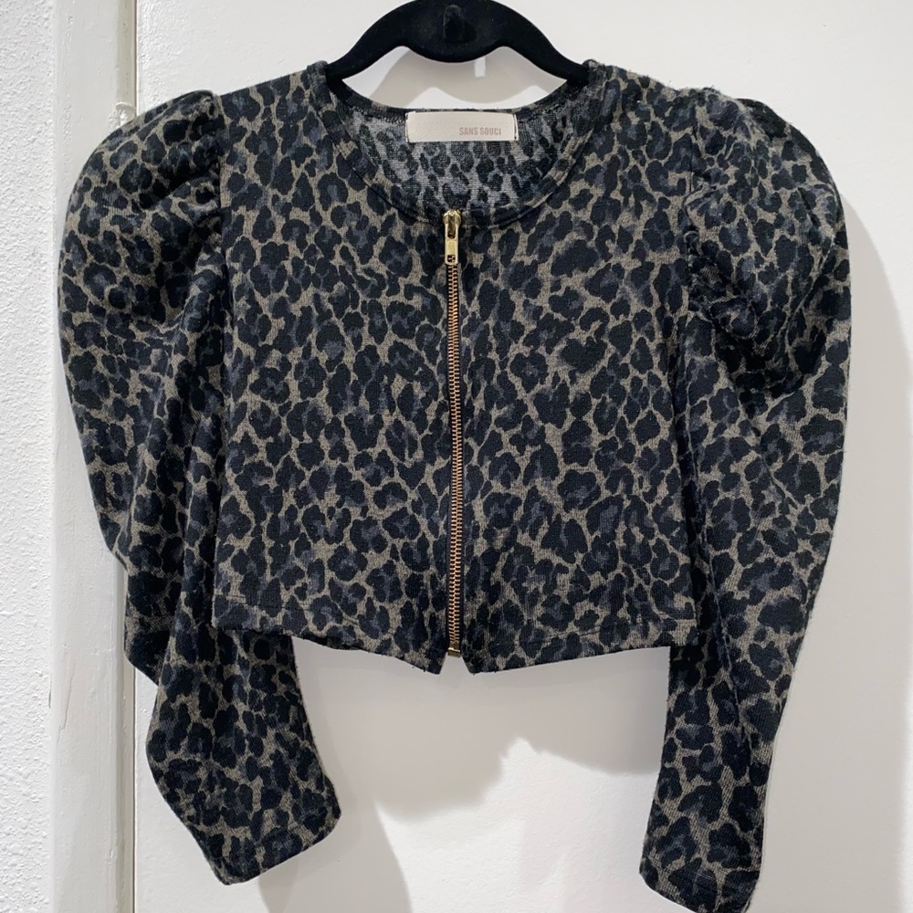 Sans Souci Black Leopard Print Sweater Shrug with Zipper